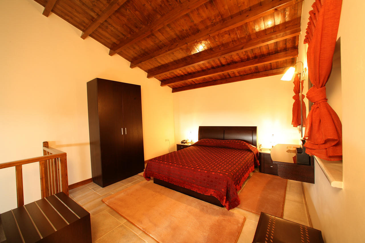 Arhontiko Parnona Hotel Karyes Room photo